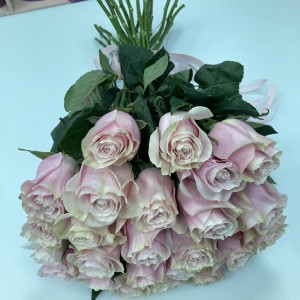 Букет из розовых роз "Свидание"